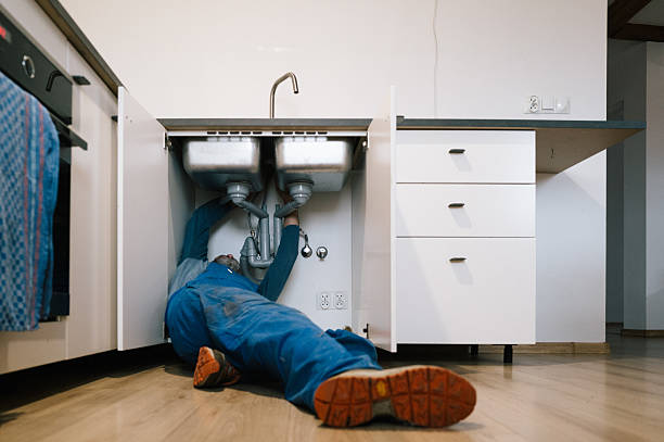 Professional Leak Detection technician working in Fairfax, OK
